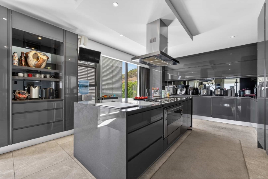 3 Bedroom Property for Sale in Sea Point Western Cape